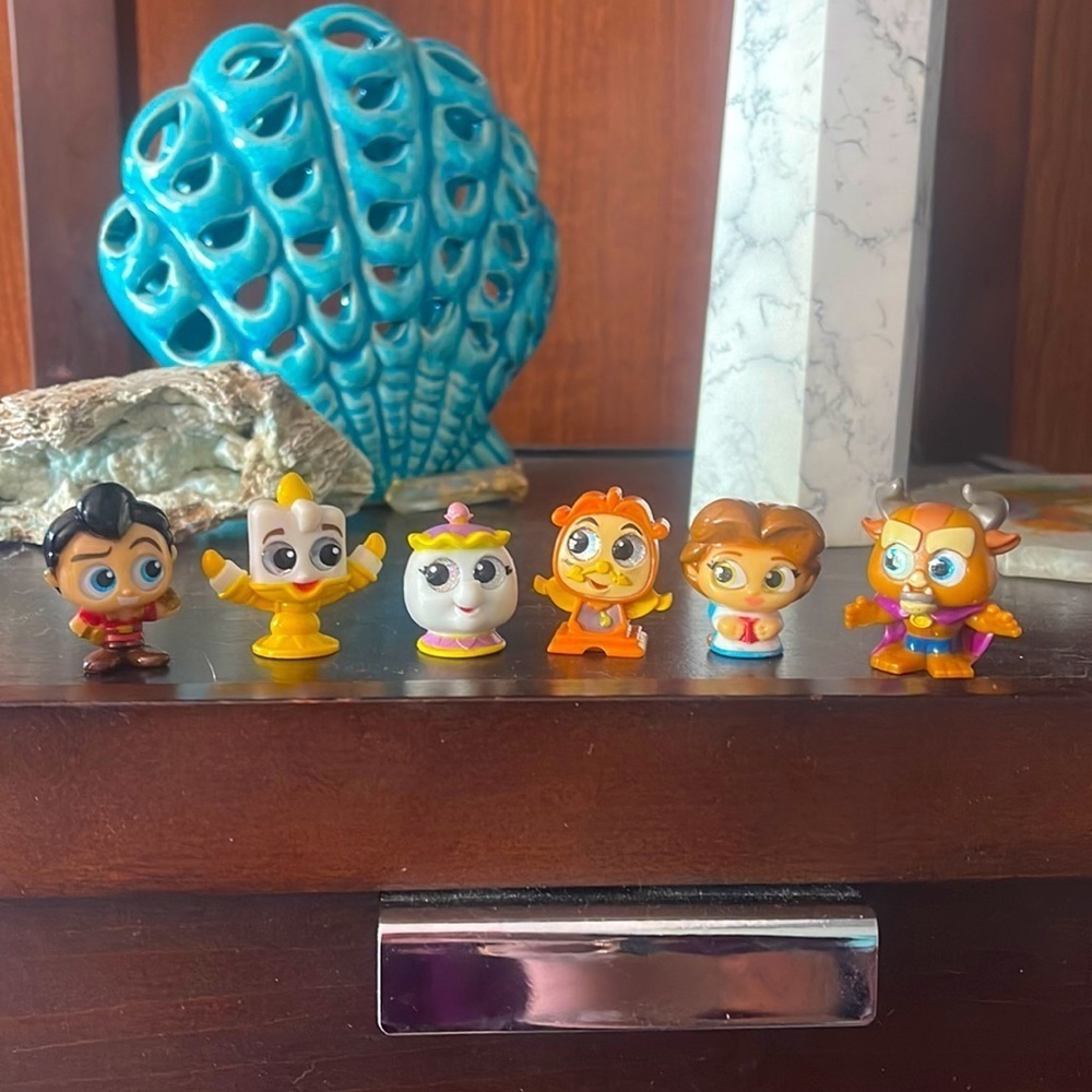 Ultra Rare! Beauty and the Beast Series 4 Complete Doorables set